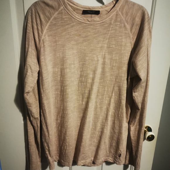 5 shirts - Picture 3 of 5